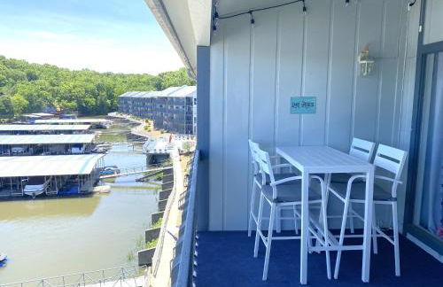 B Lakefront! Remodeled, Boat Slip, Patio Views, Pool, Boat Ramp, WIFI - Foto 33