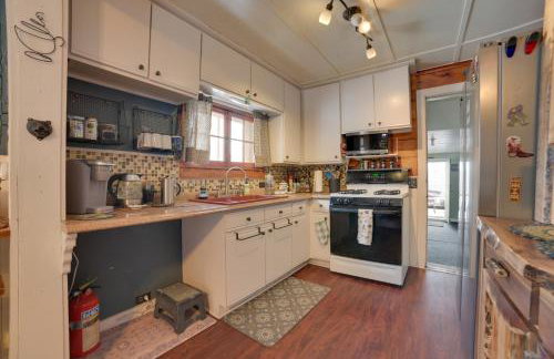 Family-Friendly Cabin Walk to Lake Access! - Foto 9