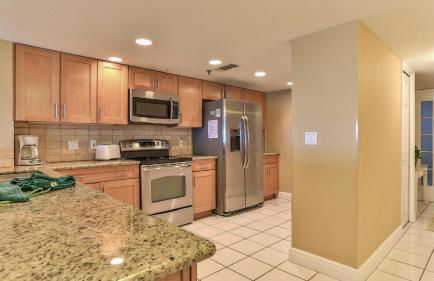 Destin Towers 142 - 2 Bedroom Beach Front Condo in the Heart of Destin with Amazing Views! - Foto 8