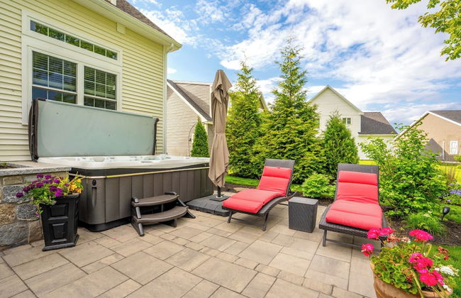 Golf-front Personal Arcade Hot tub Outdoor Kitchen - Photo 28