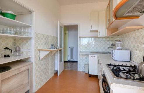 2 Bedroom Amazing Apartment In Semorile - Foto 16