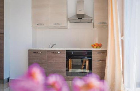 Six-Bedroom Holiday Home In Rogoznica - Foto 23