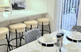 5 Mins Walk to ExCeL - Cosy 3 Bed House - Free Parking - Near O2 Arena & Cable Cars - Foto 24