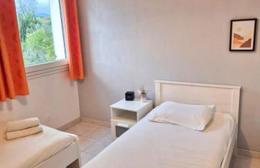 La Maison du Soleil Spacious Villa with Garden - Foto 28