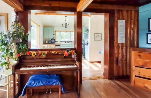 Family Home with Stunning River and Mountain View - Foto 7