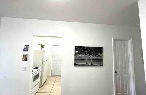 Apartment in the Heart of Calle 8 with Parking - Foto 22