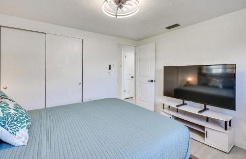 Sunset Views and Hot Tub Lakefront Holiday Retreat! - Foto 19