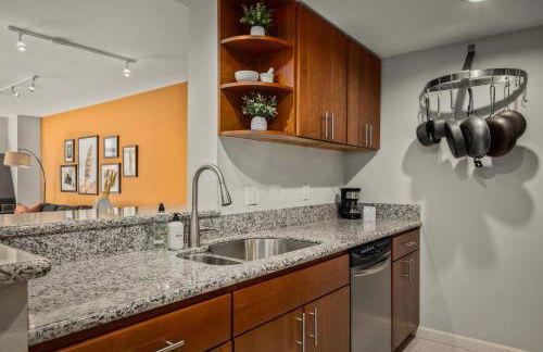 Urban Gallery Loft - King Bed - Larimer Square - Foto 6