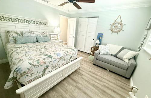 Waterfront Oasis with Private Heated Pool & Dock - Foto 16