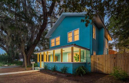 Sanctuary on 3rd - Walk to UF , Parking , Grill - Photo 80