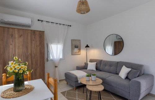 Salty Beach Cottage, 20m from Kini Beach - Foto 11