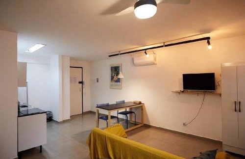 12 - ESTÚDIO CHARMOSO, Ar condicionado, Cozinha completa, Vaga de garagem - Foto 24