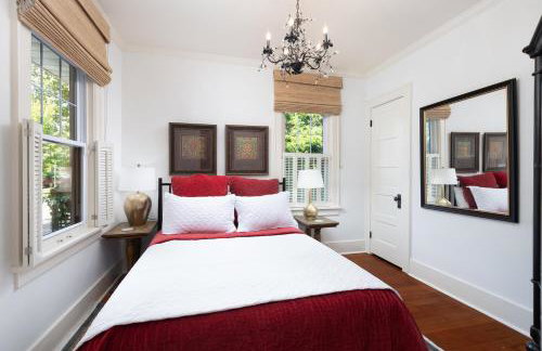 Charming Geneva Cottage Walk 4 Blks to Downtown - Foto 2