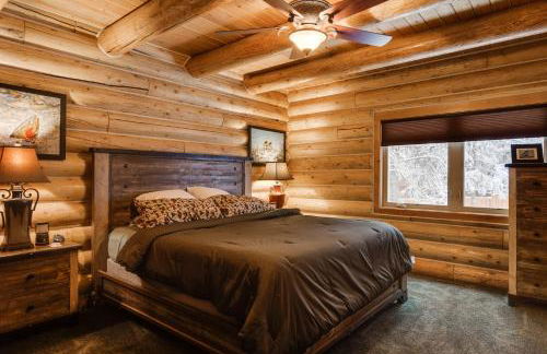 Lumberjack Lodge by KABINO Hot Tub Fire Pit Satellite WiFi Grill Large Porch - Foto 7