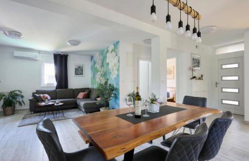 Villa Rocky with heated pool & free bikes - Photo 3