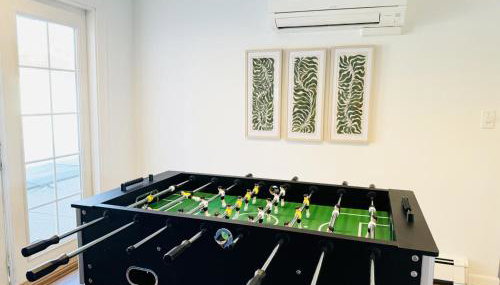 Spacious Poolside Boston Stay Sleeps 8 Pet Friendly - Foto 5