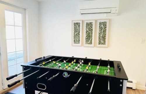 Spacious Poolside Boston Stay Sleeps 8 Pet Friendly - Foto 5