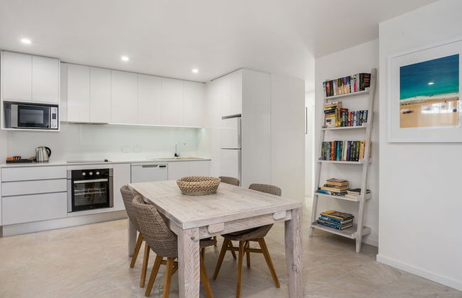 Bayview Beachfront Apartments, in town right on the beach - Foto 23