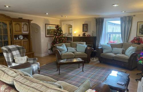 Marshill Farmhouse - Photo 2