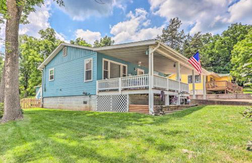 Steps to Lake Cheerful Camdenton Cottage! - Photo 2