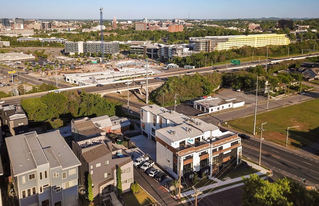 Sky High Cowgirl Luxe 4BR w Rooftopdeck Karaoke - Foto 49