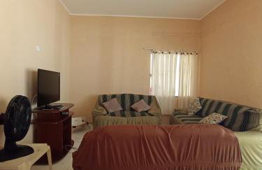 Imperdível ! Achei casa temporada Cabo Frio c piscina próximo Praia do Forte, faça seu orçamento para 4 a 8 Pessoas - Foto 2