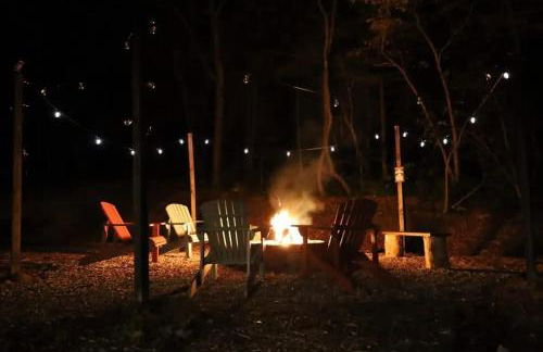 Sleeps 16 Luxury Cabin with Game Room & Hot Tub - Foto 14