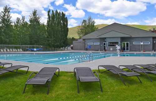 Single Level Ranch Condo in Elkhorn - Photo 17