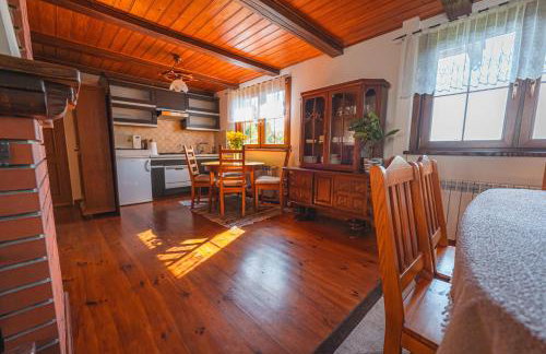 Bug Na Skarpie - Domek Wypoczynkowy z Jacuzzi i Kominkiem - Foto 7