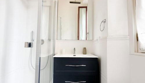 In front of Metro Cadorna La Casa degli Artisti - Foto 4