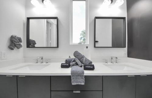 Stylish & Spacious 3BR Gem With Hot tub Near Downtown - Foto 26