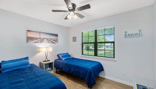 R & R's Reel Paradise 5 minutes to the harbour and 11 miles to the Beach! - Foto 5, wardrobe