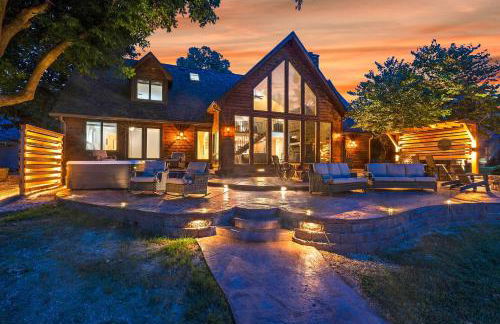 Spacious Lakefront Home with Private Dock! - Foto 1