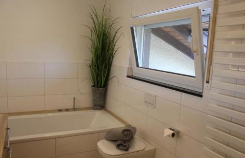 Ferienhaus mit eigenem Garten und Terrasse - Foto 7