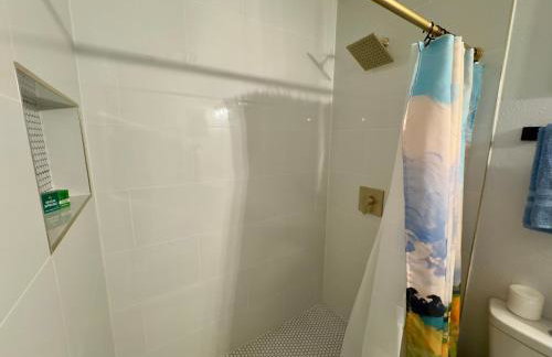 5 Star Stay Large Remodeled Modern 4BR Near UNT and TWU Sleeps 10 - Foto 12