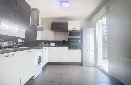 Bel appartement 2 chambres à Proximité des Commodités - Foto 2