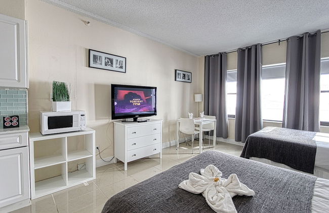 Deluxe Studios and Apartments at the Casablanca - Photo 29