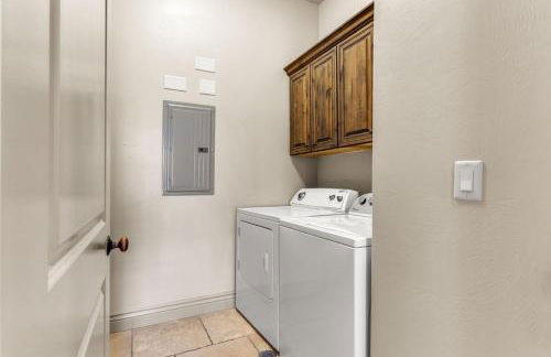 Coral Springs Resort H2 Brand New Home, Community Pool, Outdoor Fireplace, and Near Sand Hollow - Foto 68