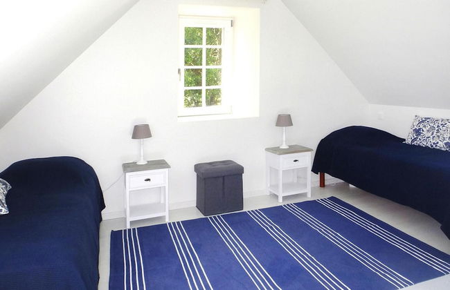 Stone House Near Pink Granite Coast Beaches - Photo 3