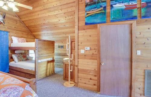 Peaceful Greers Ferry Cabin with Deck and Lake View! - Foto 24