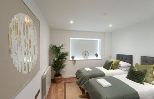 Snuggle Inn - Riverside Apartments - Views Over looking London River Thames, Close to O2 Arena, London Excel, London City Airport, Thames Clipper- River Boat Service, Woolwich Ferry, Onsite parking, TWIN ROOM OPTION available - Foto 2