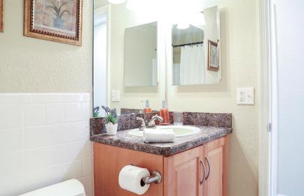 Sunnyside Palms - 2BR, Poolside, 5 min to Beach - Foto 27