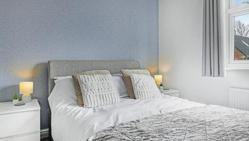 3BR Home with Garden & Free Parking - Foto 3