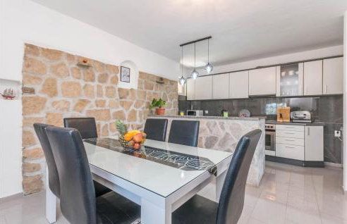 6 Bedroom Lovely Home In Ceranje Gornje - Foto 8