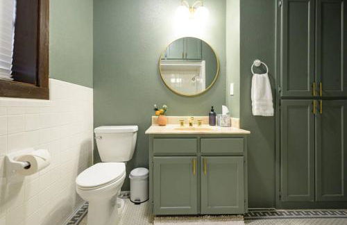 Newly Updated Cozy 1927 Uptown Tudor 4 min to Magnolia - Photo 42