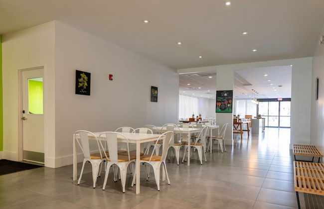 Entire Studio With Free Shuttle to Disney - Foto 37