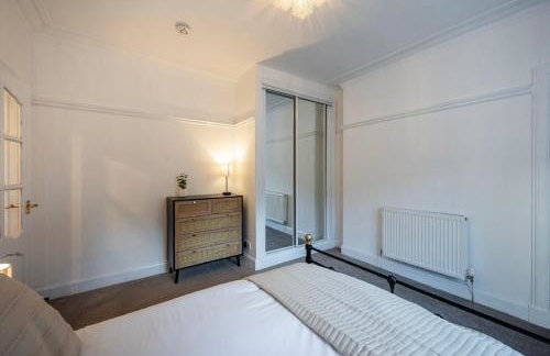 Coastal Nest - Cosy flat in Irvine town centre - 5 minute drive from beach - Foto 9