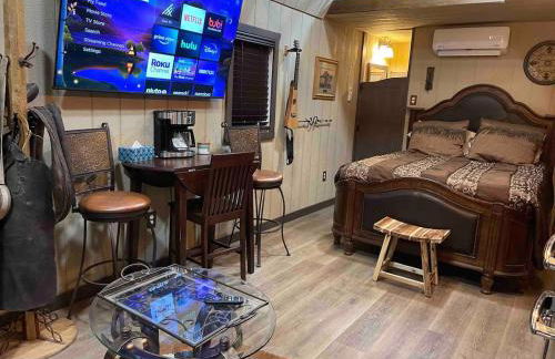 Cowboy Cabin at The Wild West 40 Homestead - Foto 7