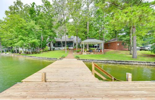Waterfront Gem on Lake Martin with Kayaks and Dock! - Foto 1