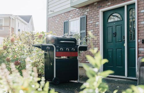 Urban Downtown Stamford Home 45 min to NYC with Garage And Yard - Foto 26